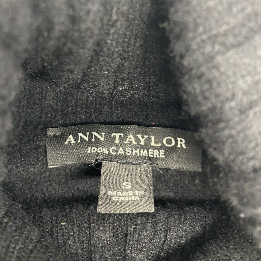 ANN TAYLOR Cashmere Cowl Neck Sweater Small Black Classic Minimal Old Money - Picture 2 of 3